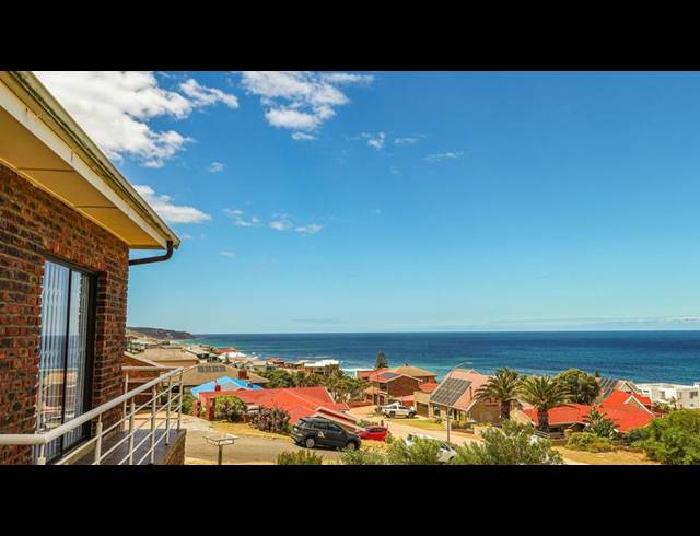 5 BEDROOM HOUSE FOR SALE IN DANA BAY